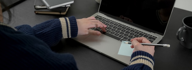 Jak łatwo sprawdzić klucz Windows 7 na swoim komputerze?