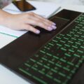 Jak sprawdzić klucz licencyjny Windows 7 bez dodatkowego oprogramowania?